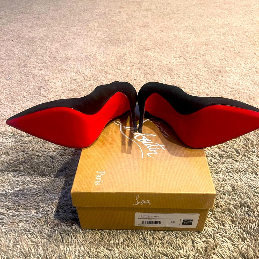So Kate Christian Louboutin. Sexy, classic, heel for a night out on the town.